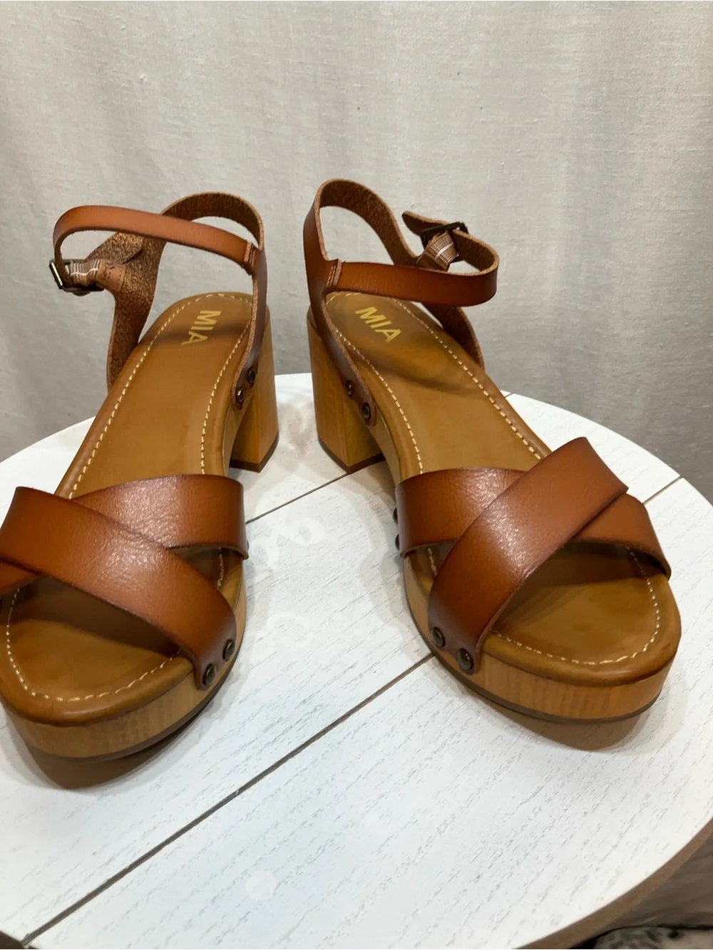 MIA cognac leather